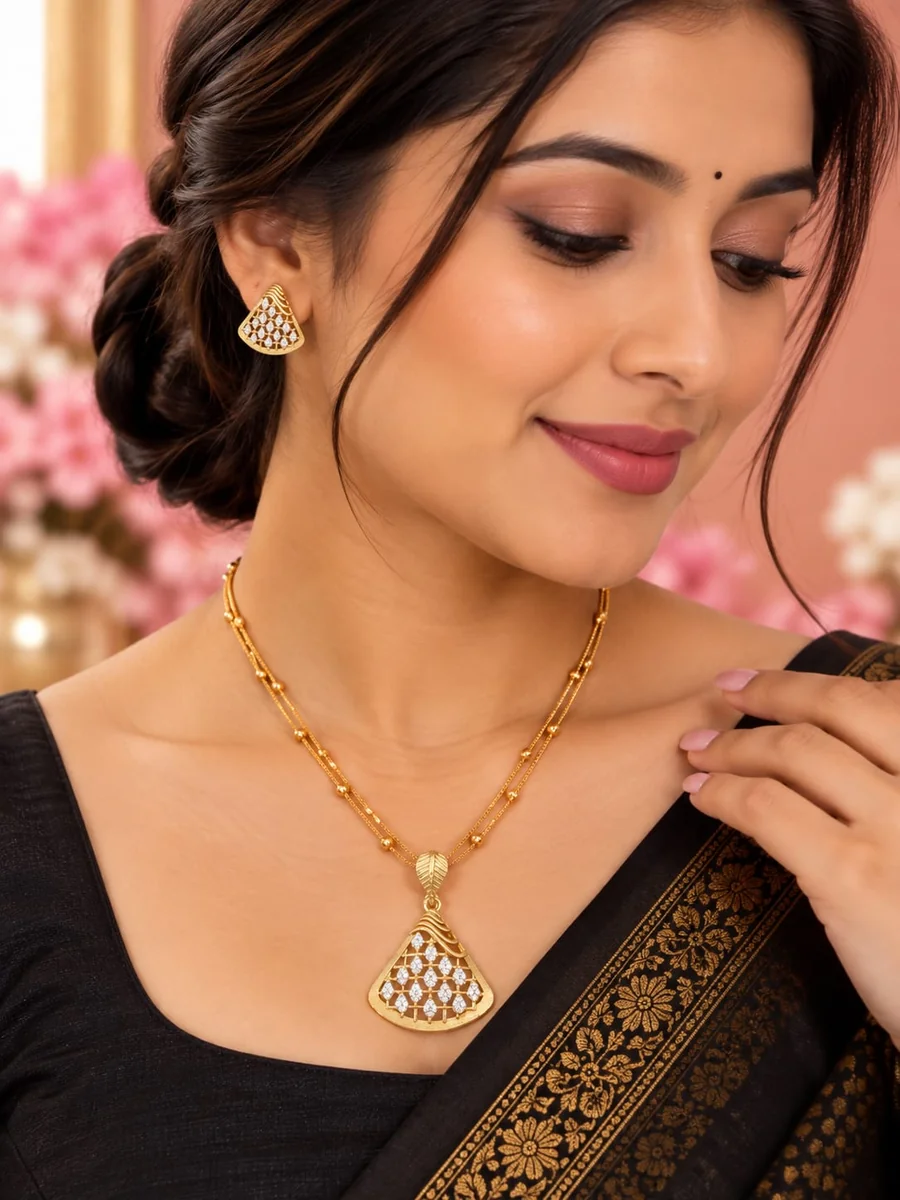 Crystal Lattice Triangle Gold Chain Set