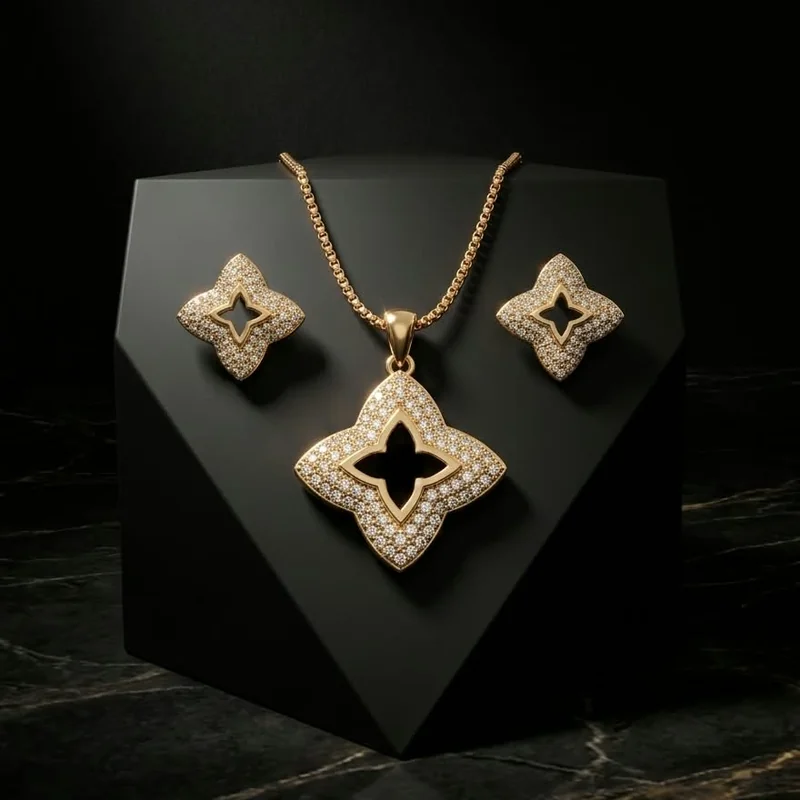 Clover Luxe Gold Chain Set