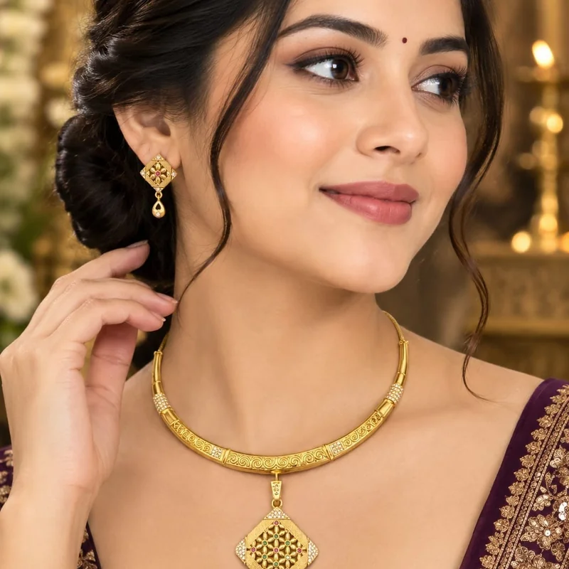 Royal Mosaic Diamond Gold Necklace Set