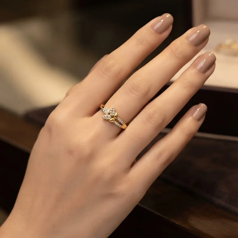 Interlocking Infinity Pave Gold Ring